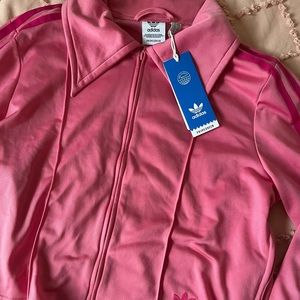 OPEN TO OFFERS!

BNWT pink cropped Adidas track jacket SZ MEDIUM